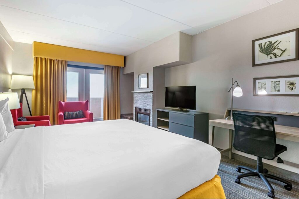 Country Inn & Suites by Radisson, Mesa, AZ - Image 3