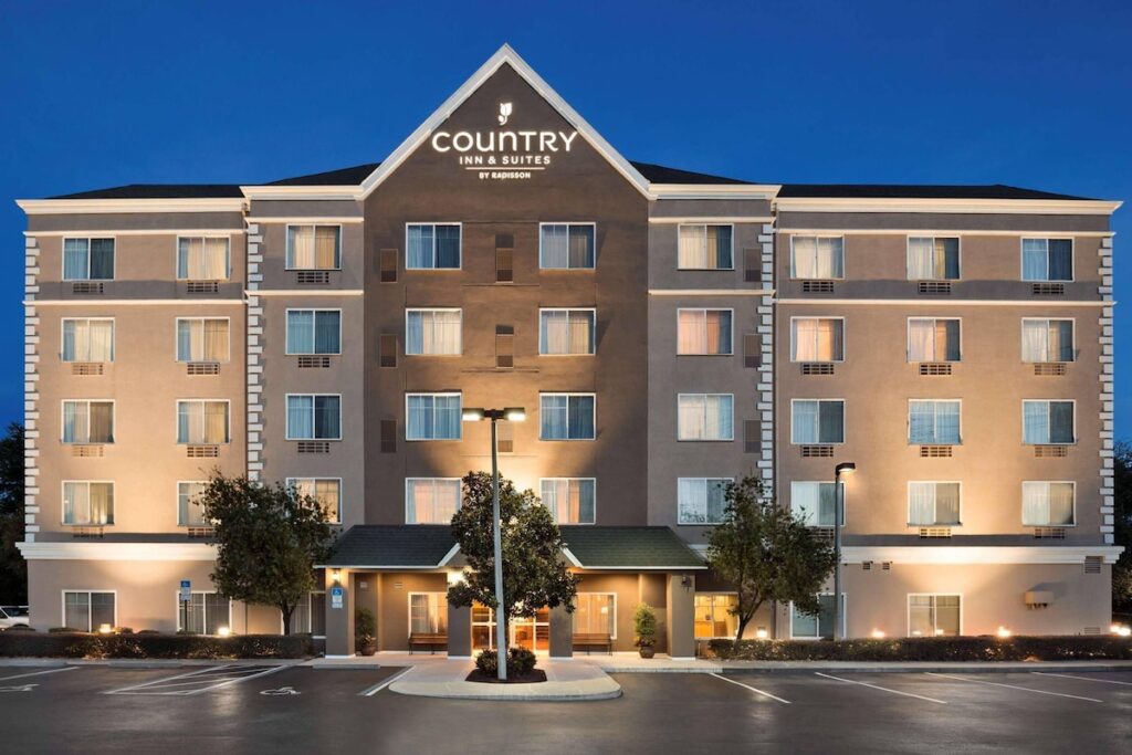 Country Inn & Suites by Radisson Ocala Southwest - Image 2
