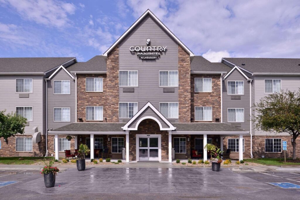 Country Inn & Suites by Radisson, Omaha Airport, IA - Image 5