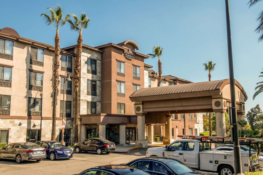 Country Inn & Suites by Radisson, Ontario at Ontario Mills, CA - Image 2