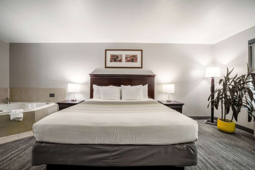 Country Inn & Suites by Radisson, Ontario at Ontario Mills, CA - Image 4