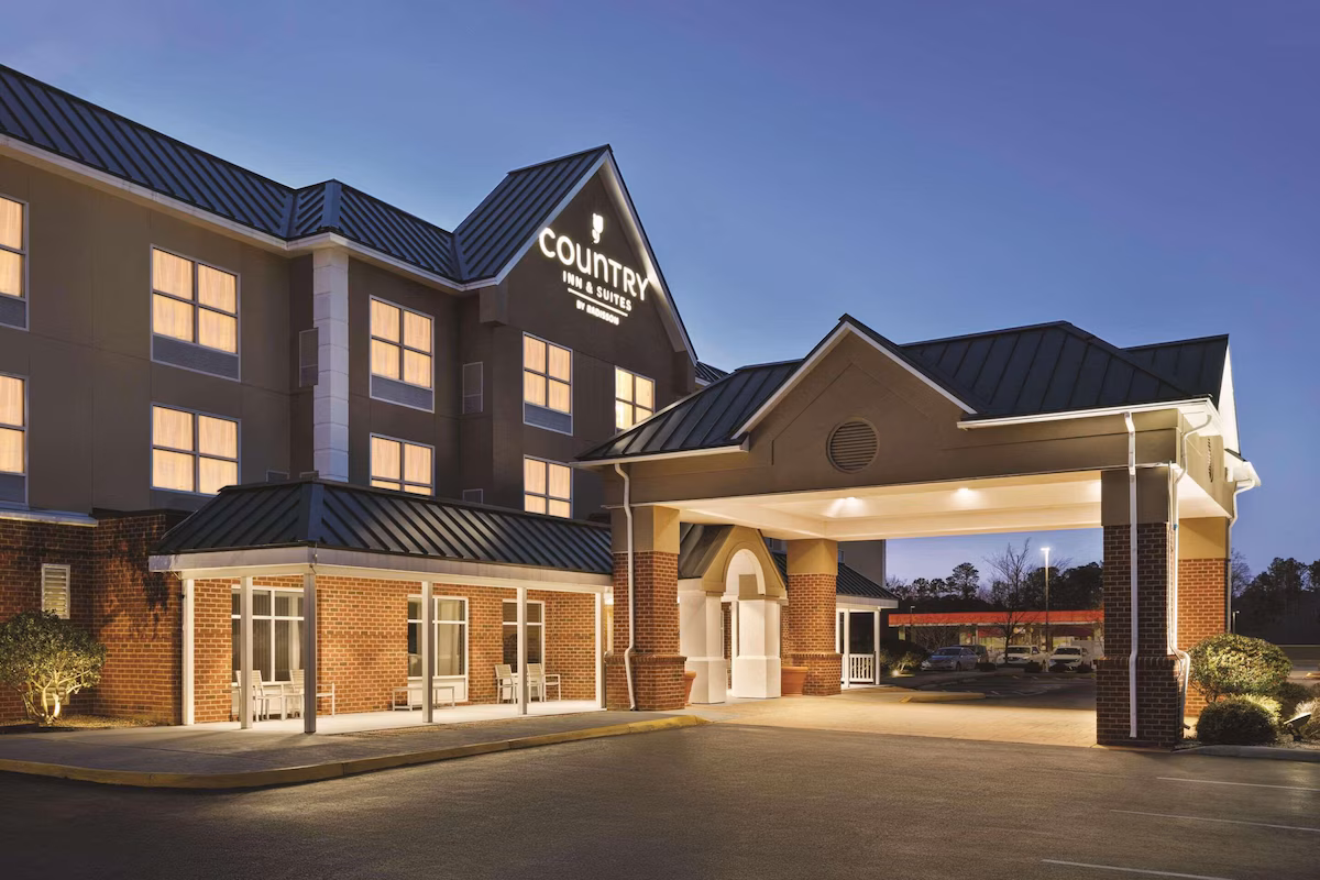 Country Inn & Suites by Radisson, Petersburg, VA - Image 2