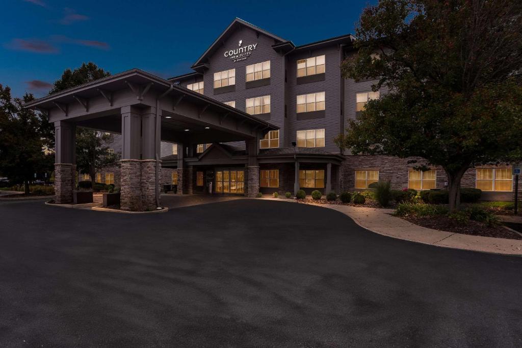 Country Inn & Suites by Radisson, Portage, IN - Image 2