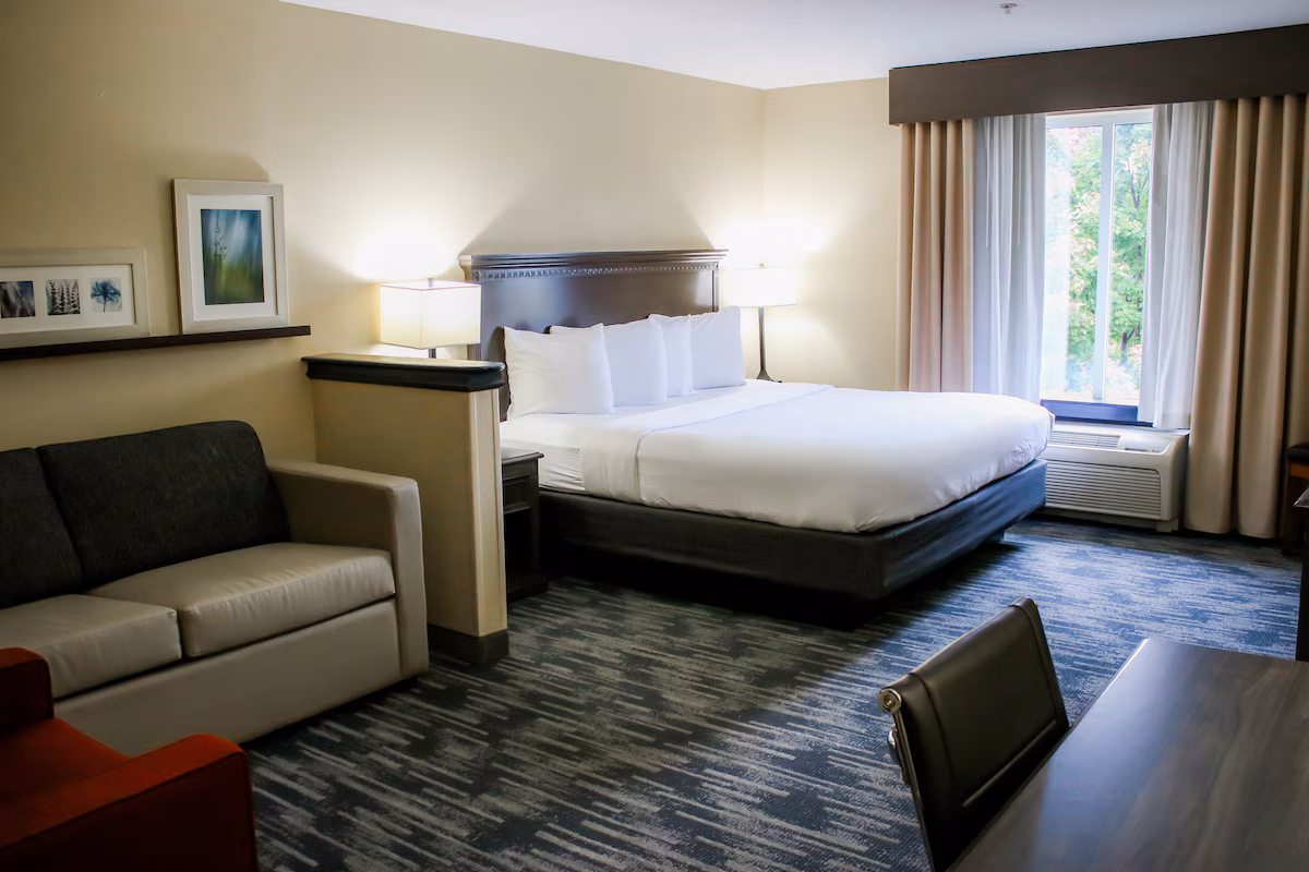 Country Inn & Suites by Radisson, Richmond West at I-64, VA - Image 3