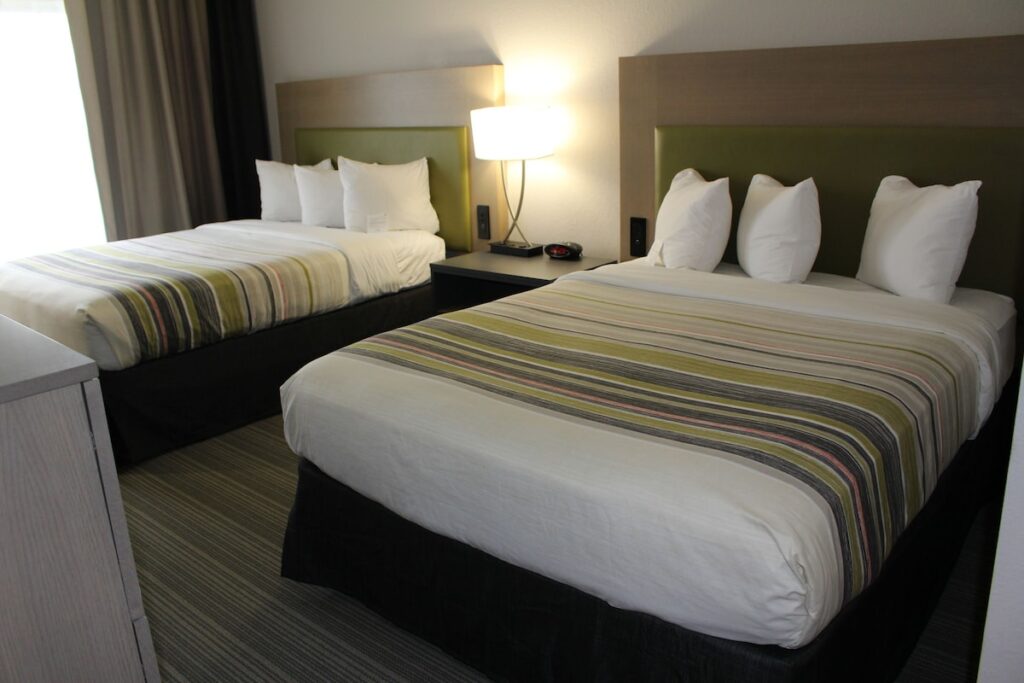 Country Inn & Suites by Radisson Romeoville I-55 - Image 3