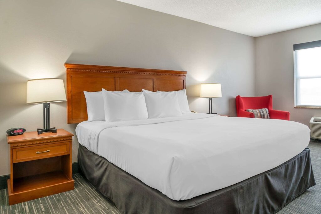 Country Inn & Suites by Radisson, Rossford – Toledo South - Image 2