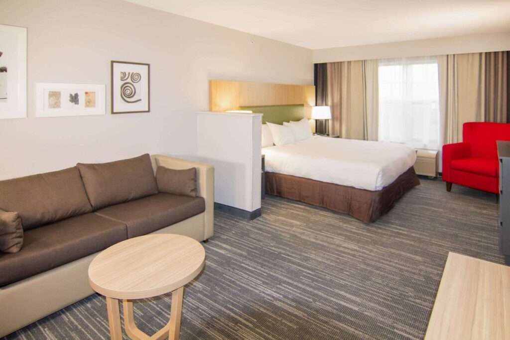 Country Inn & Suites by Radisson, Stockton, IL - Image 3