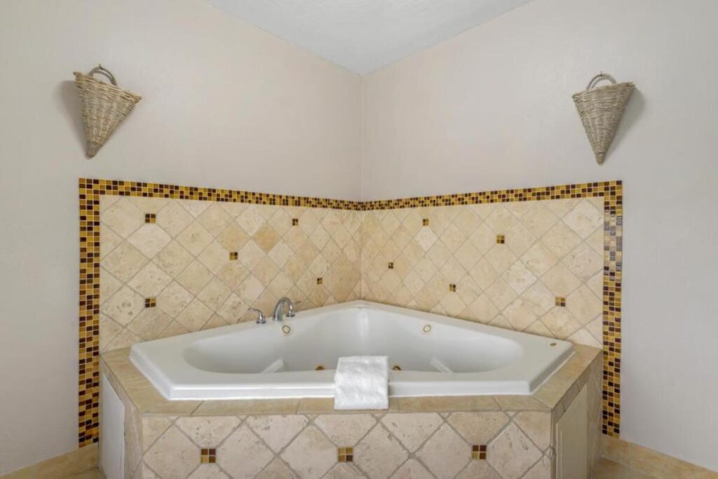 Country Inn & Suites by Radisson, Tampa Airport North, FL - Image 1