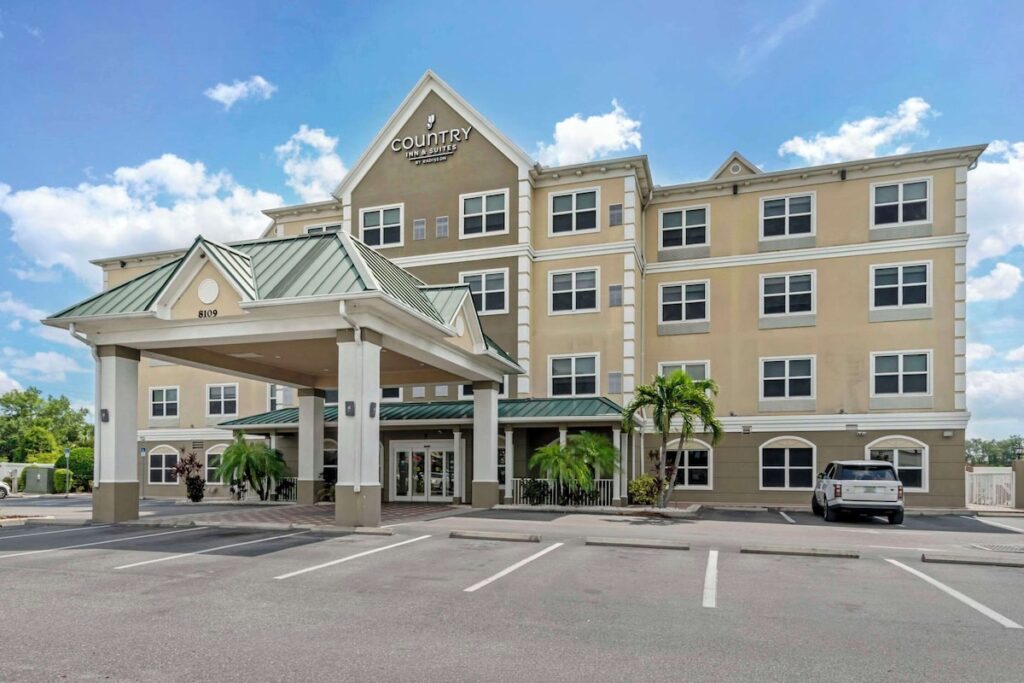 Country Inn & Suites by Radisson, Tampa Airport North, FL - Image 3