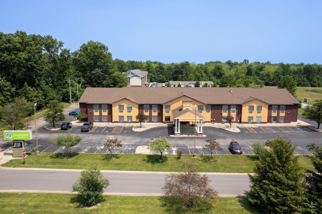 Countryside Inn & Suites - Image 2