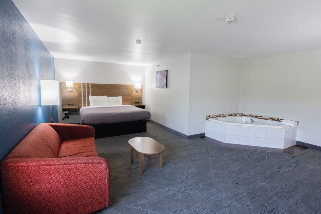 Countryside Inn & Suites - Image 4