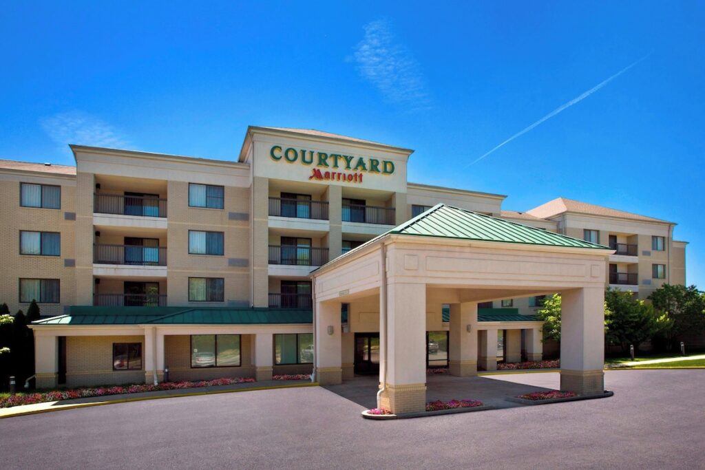Courtyard by Marriott Philadelphia Plymouth Meeting - Image 5