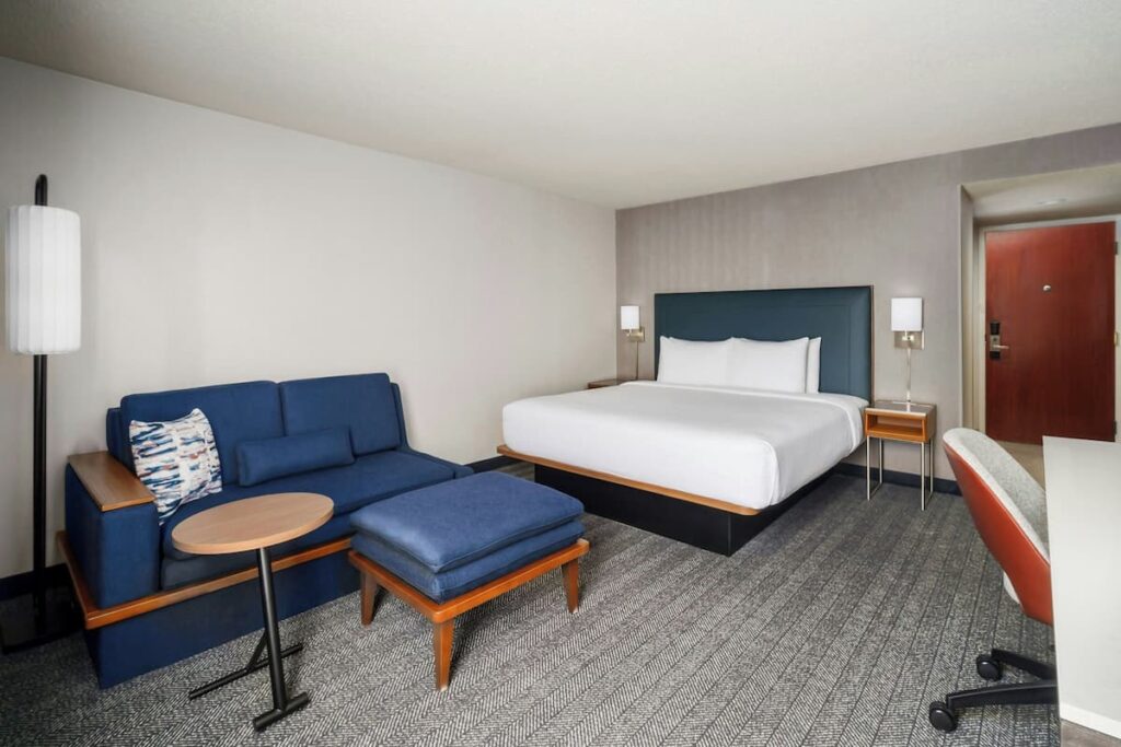 Courtyard by Marriott Atlanta Buckhead - Image 3