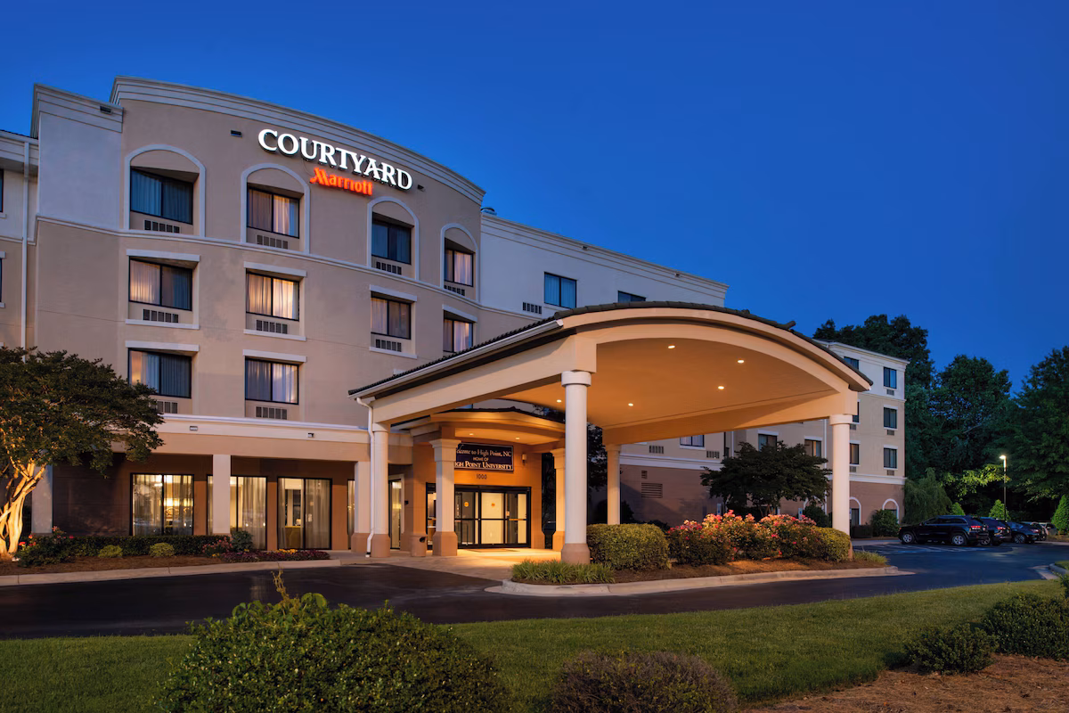 Courtyard by Marriott High Point - Image 2