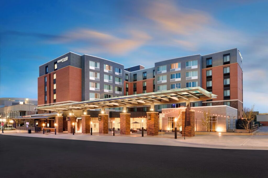 Courtyard by Marriott Lincoln Downtown - Image 2
