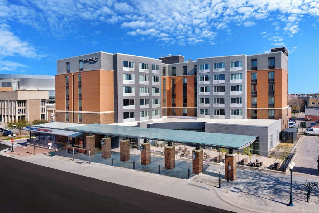Courtyard by Marriott Lincoln Downtown - Image 3