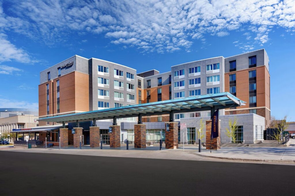 Courtyard by Marriott Lincoln Downtown - Image 4