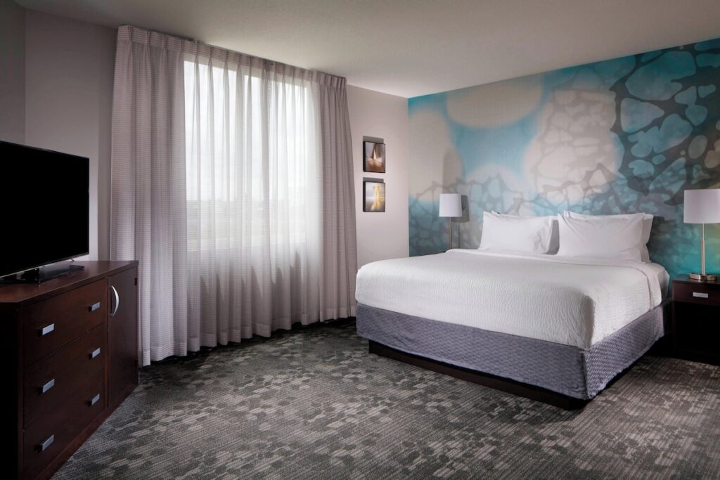 Courtyard by Marriott Miami Dadeland - Image 3