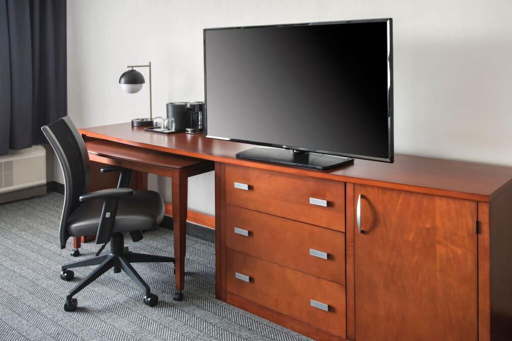 Courtyard by Marriott Philadelphia Plymouth Meeting - Image 3