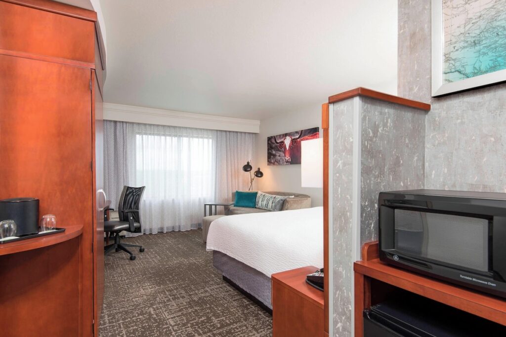 Courtyard by Marriott San Antonio North/Stone Oak at Legacy - Image 3