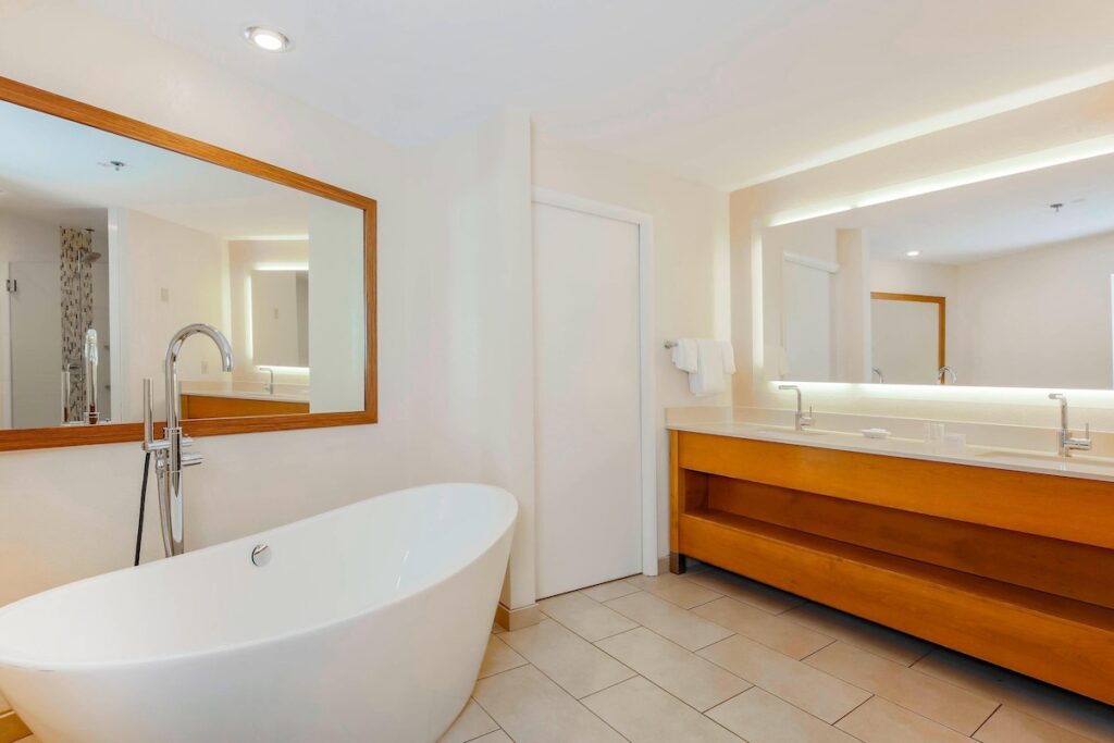Courtyard by Marriott San Diego Del Mar/Solana Beach - Image 2