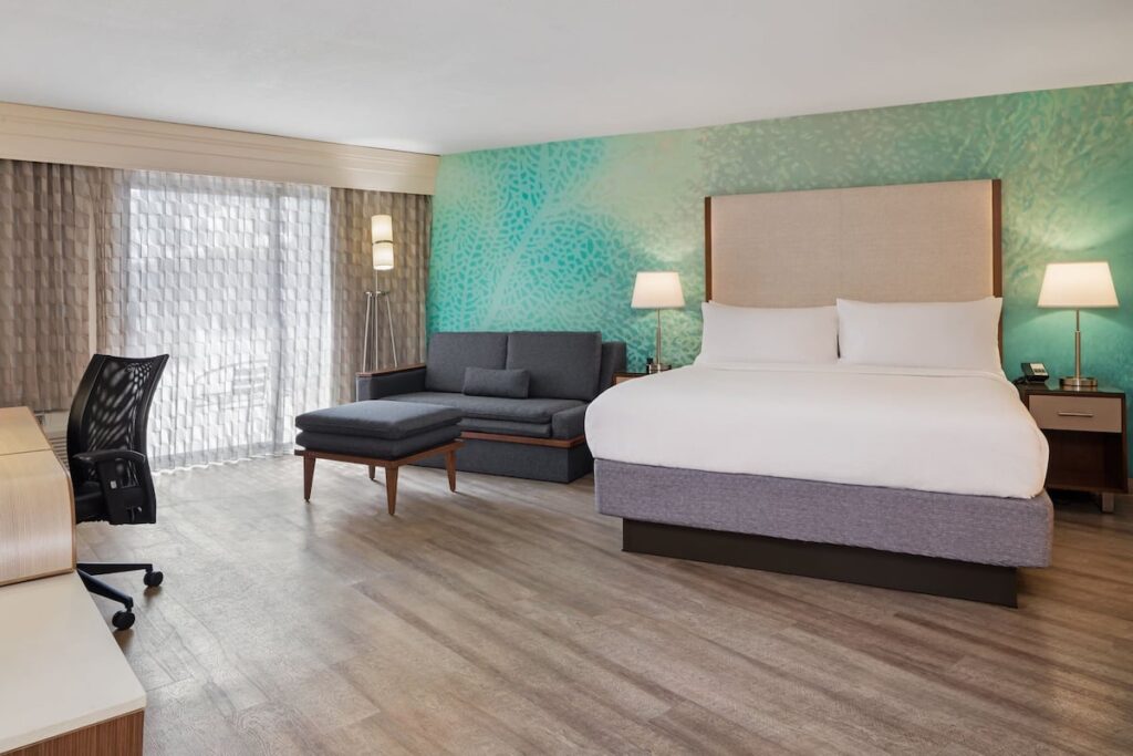 Courtyard by Marriott San Diego Del Mar/Solana Beach - Image 4