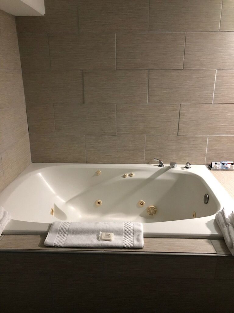 Crowne Plaza Chicago SW – Burr Ridge by IHG - Image 1