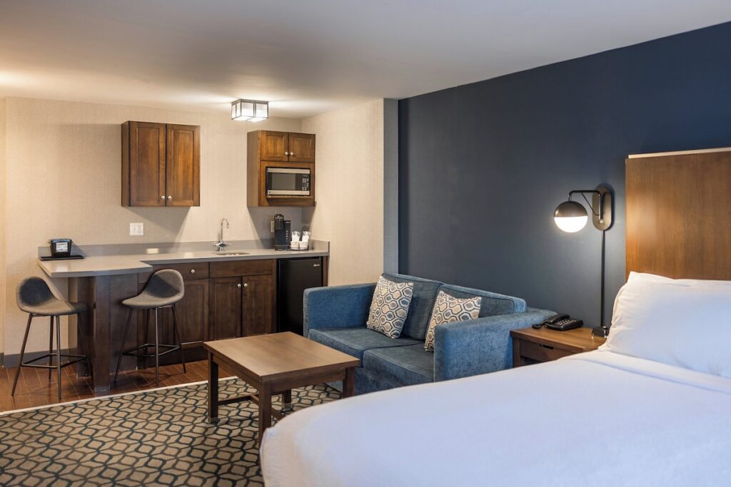 Crowne Plaza Niagara Falls NY Riverside by IHG - Image 4