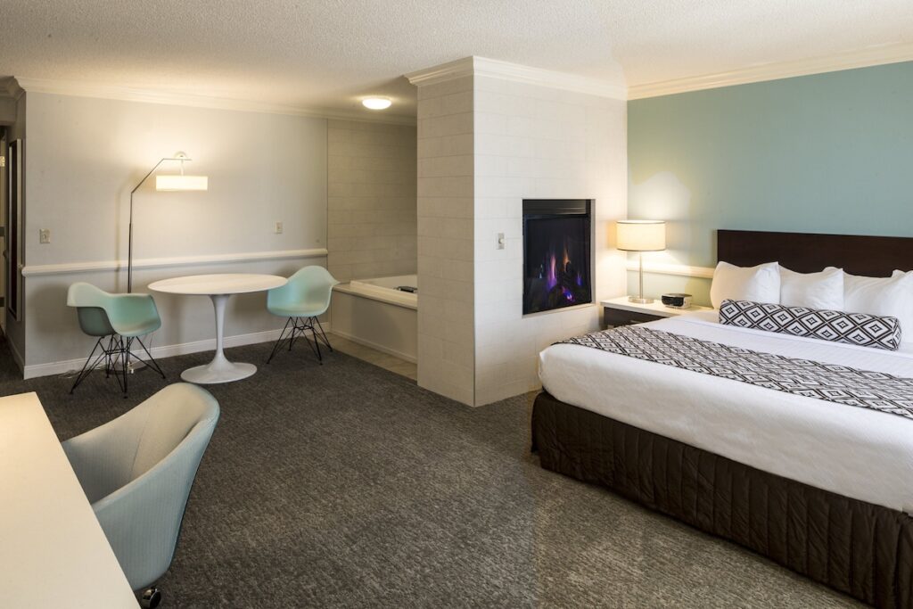 Crowne Plaza Suites Pittsburgh South by IHG - Image 1