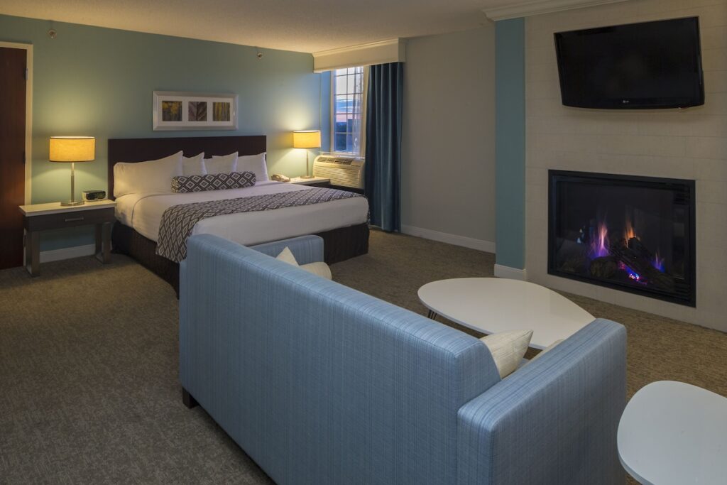 Crowne Plaza Suites Pittsburgh South by IHG - Image 3