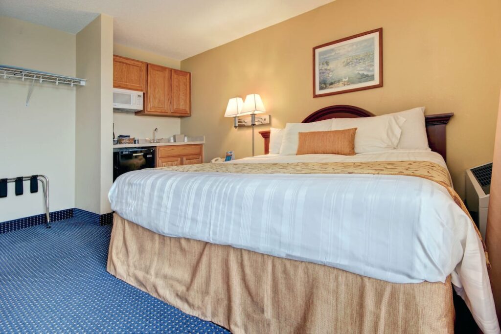 Crystal Beach Hotel - Image 4