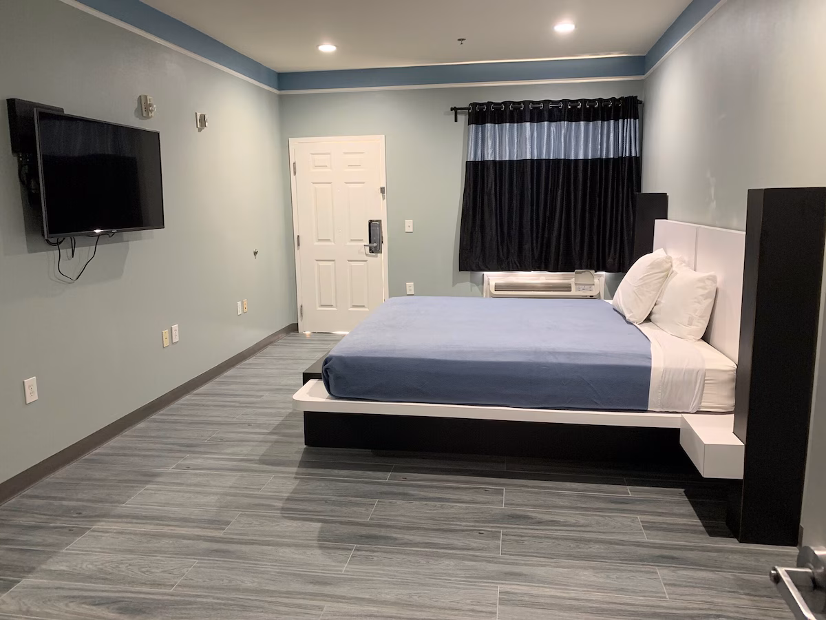 Crystal Suites - Image 3