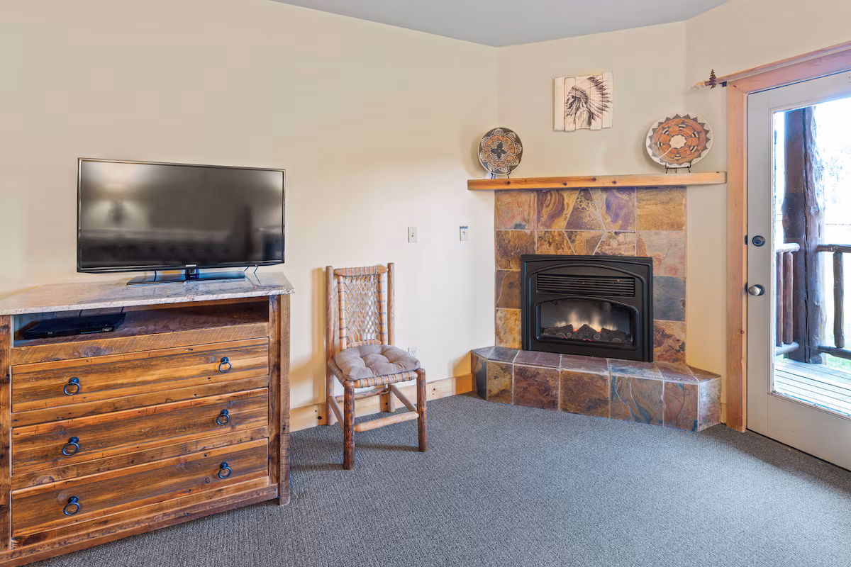 Daniels Summit Lodge - Image 3