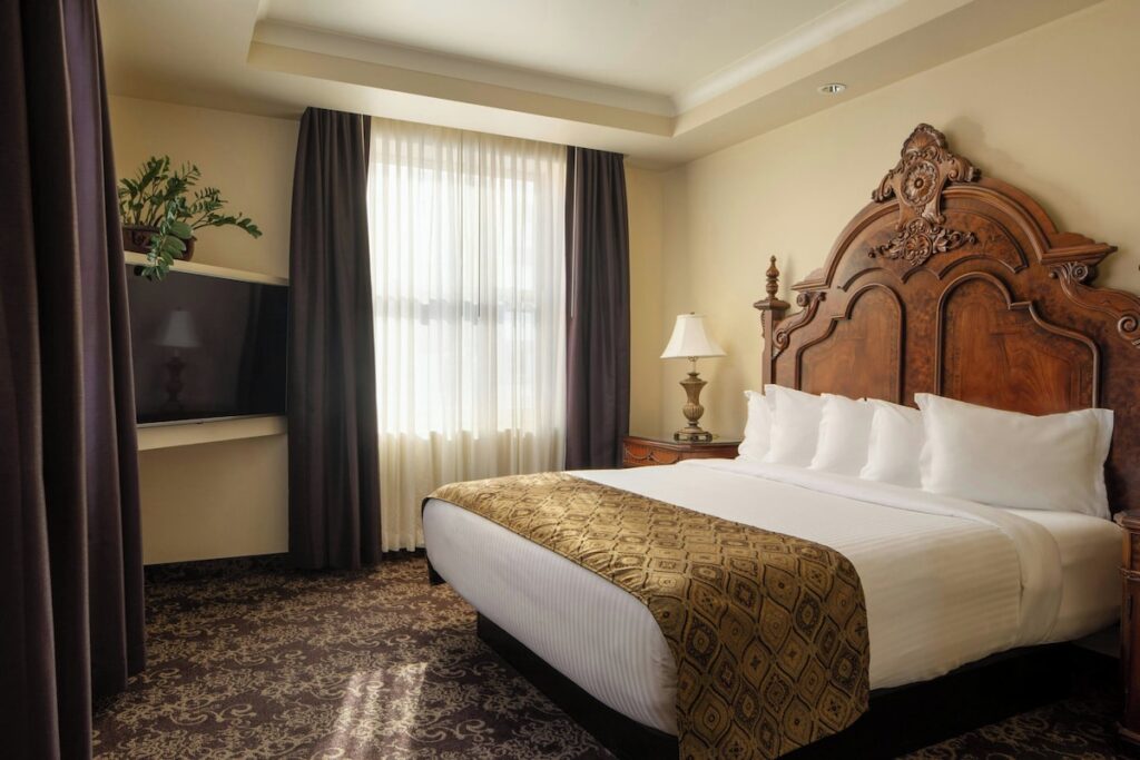 Davenport Hotel, Autograph Collection - Image 3