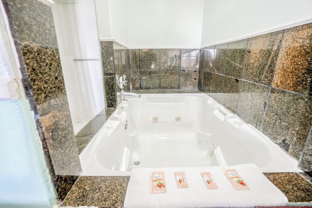 Day&Night Inn - Image 2