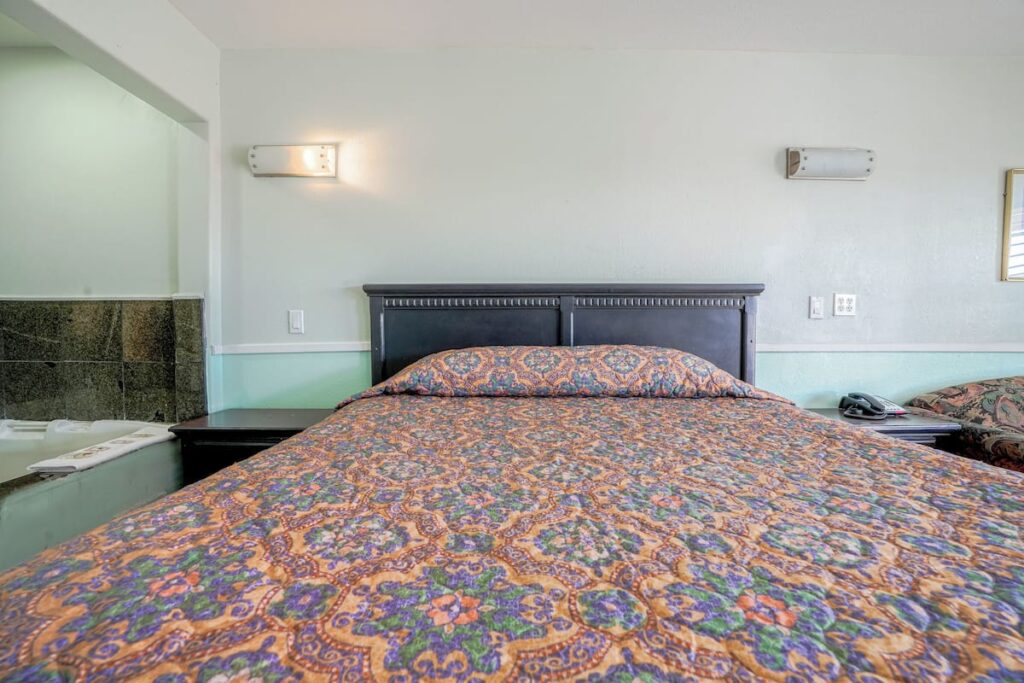 Day&Night Inn - Image 3