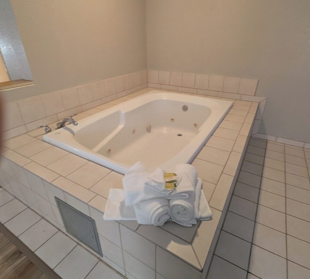 Days Inn & Suites by Wyndham Castle Rock