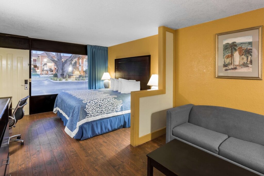 Days Inn & Suites by Wyndham Port Richey - Image 3