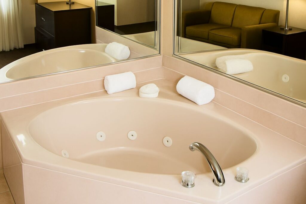 Days Inn & Suites by Wyndham Springfield on I-44 - Image 1