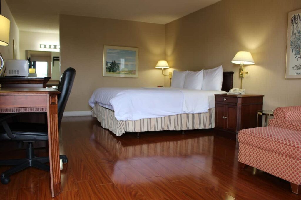 Days Inn & Suites by Wyndham Sunnyvale - Image 4