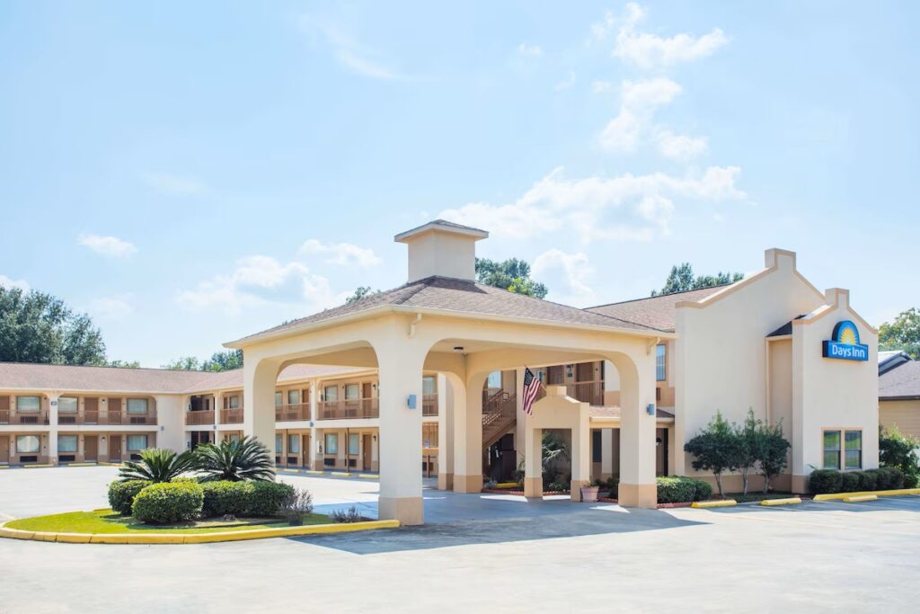 Days Inn by Wyndham Abbeville - Image 3