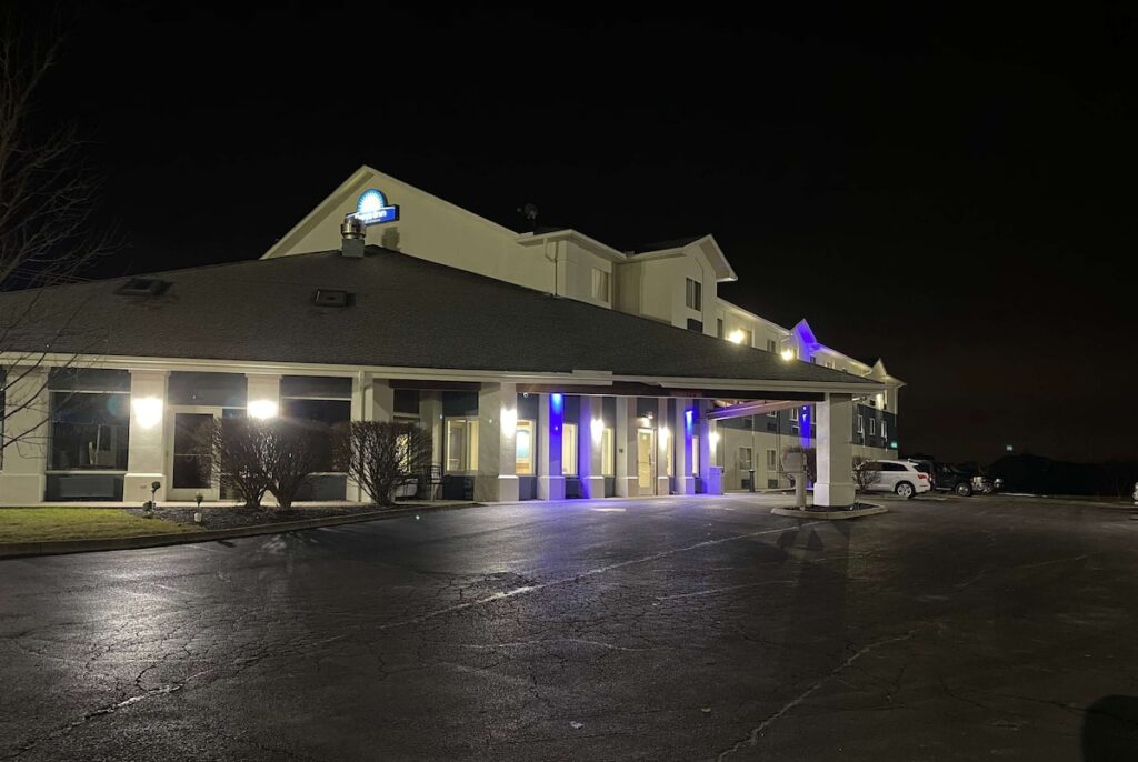 Days Inn by Wyndham Batavia Ohio - Image 2