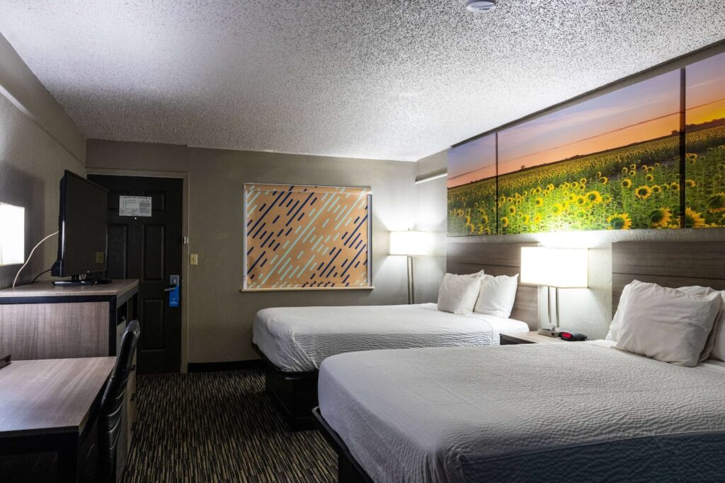 Days Inn by Wyndham Central San Antonio NW Medical Center - Image 4