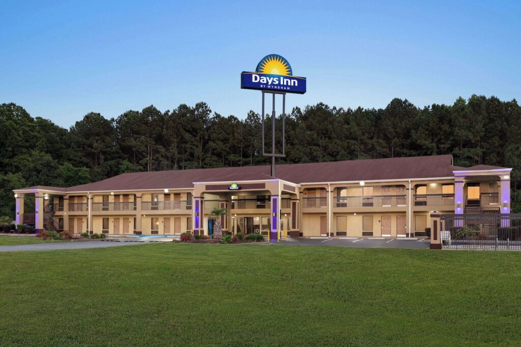Days Inn by Wyndham Covington - Image 5