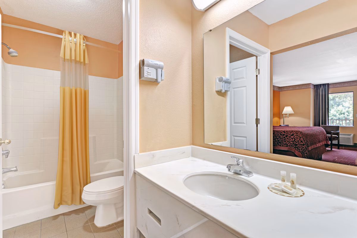 Days Inn by Wyndham Fort Myers