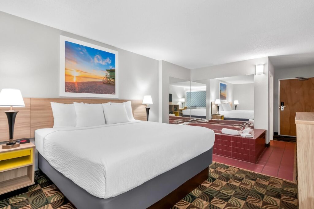 Days Inn by Wyndham Hillsdale - Image 3