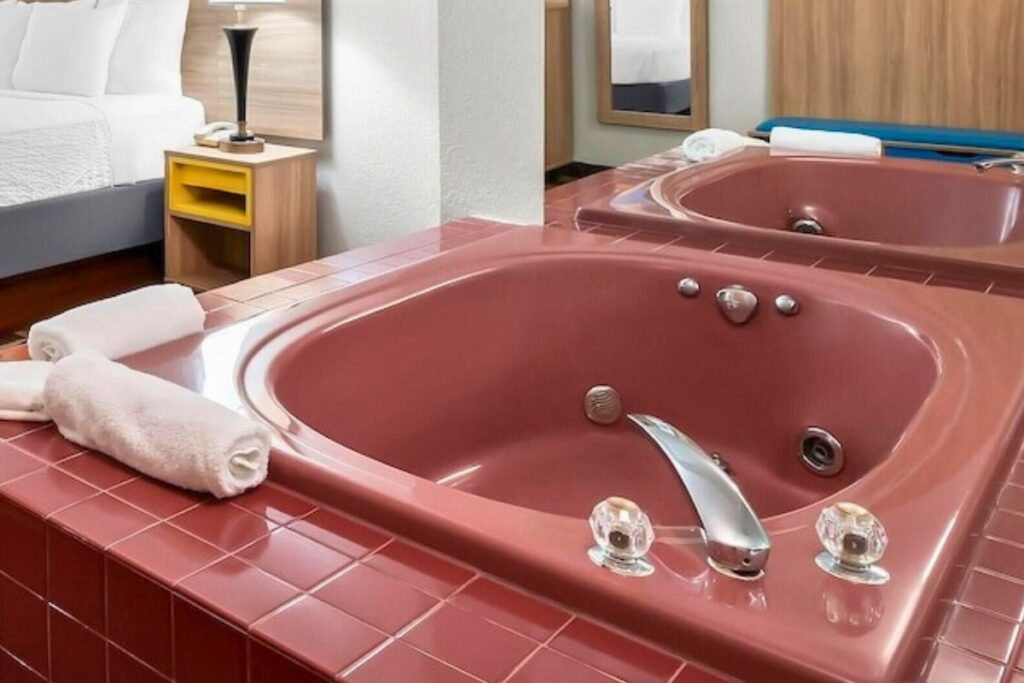 Days Inn by Wyndham Hillsdale - Image 1