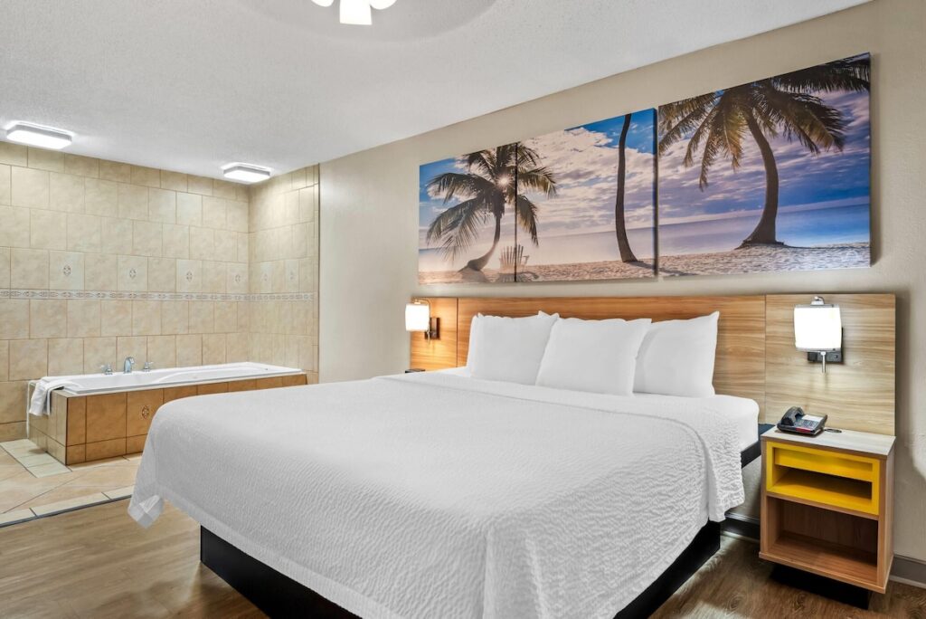 Days Inn by Wyndham Jacksonville NC - Image 3