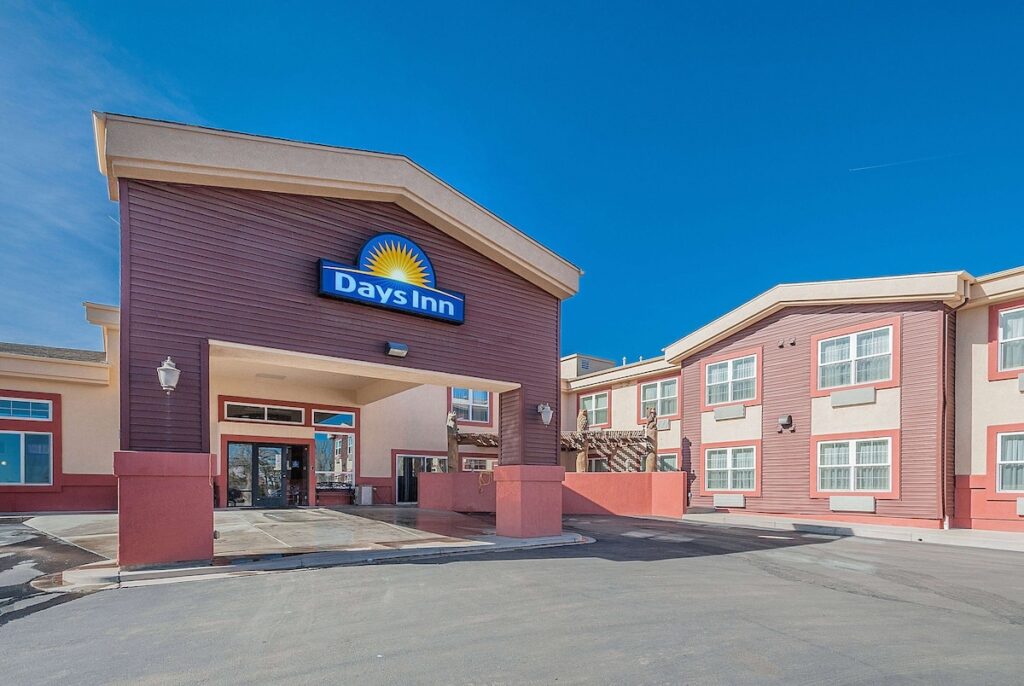 Days Inn by Wyndham Manitou Springs - Image 2