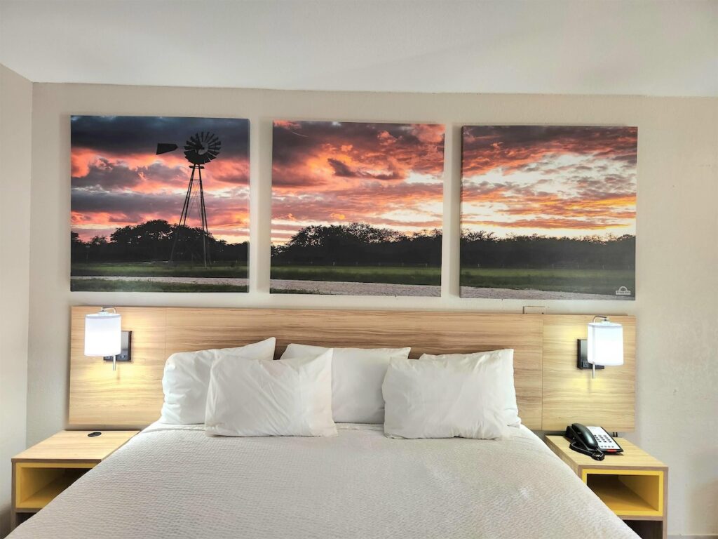 Days Inn by Wyndham McAllen - Image 3